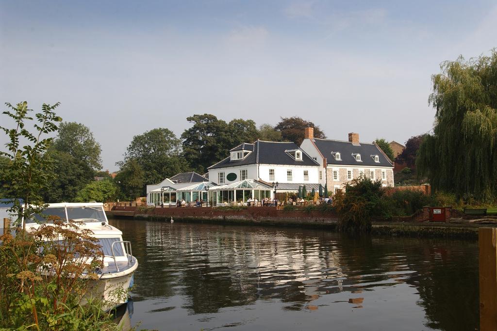 Waveney House Hotel Beccles Bagian luar foto